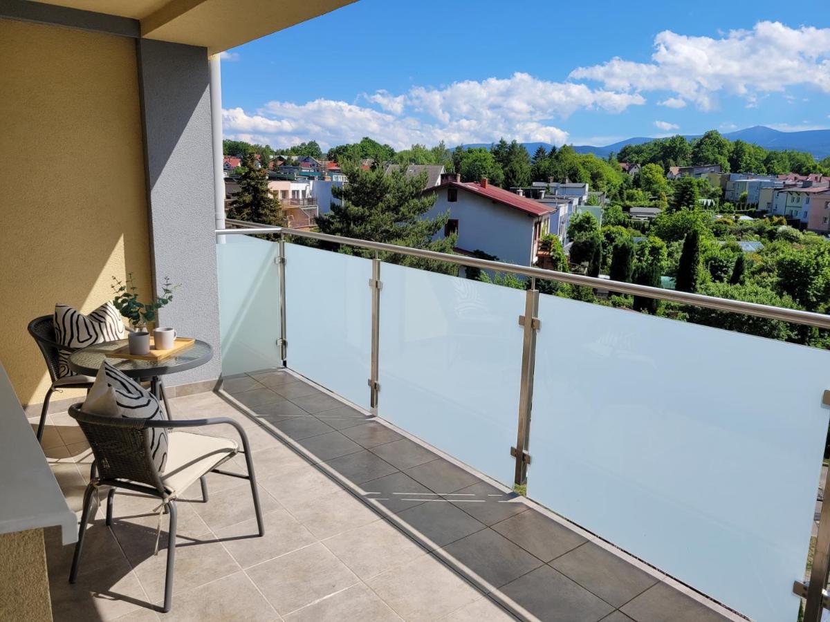 Apartament Penthouse Z Widokiem Na Sniezke I Prywatnym Parkingiem - By Spaceapart Jelenia Gora Exterior photo